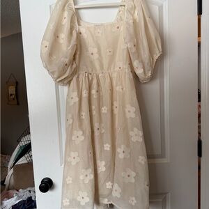 Polagram Cream Floral Casual Dress